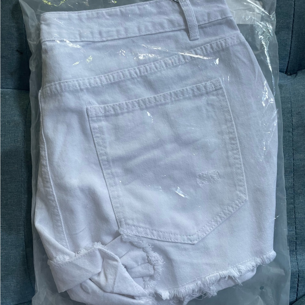Cutoff White Denim Shorts with Jewels ๐ - Picture 2 of 3